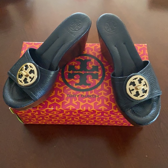 Tory Burch Shoes - HP 💕Tory Burch Selma navy and wood wedges